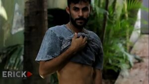 Punhetinha pro amigo porno gay brasil