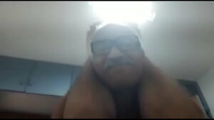 Tirando leite do maduro gay xvideos