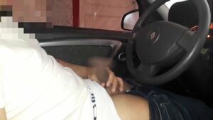 Vídeo porno gay mamando uber