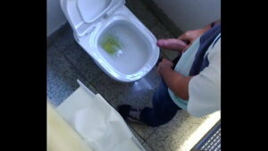 Videos de pegação gay em banheiros públicos