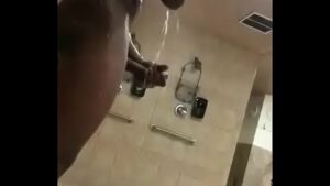 Videos gays gratis de homens transando em banheiro publico