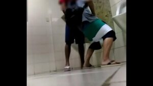 Xvideos gays pegação em banheiros publico