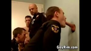 Xvídeos policiais gays americanos