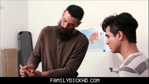 Conto erotico gay pai ensinando filho curioso ver video