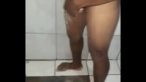 Dando oara o drogado gay