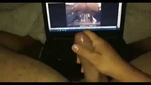 Eu assisto pornografia gay