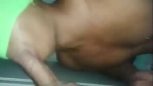 Filme porno gay negro pega cara branco na favela