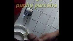 Gay negao sofá cozinha banheiro