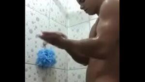 Gay pau duro banho xvideos