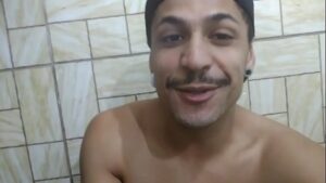 Gay provocando o amigo hétero