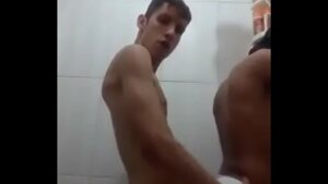 Gay transando escondido hardcore 18+