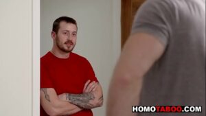 Hetero comendo o cu do gay hardcore com brutalidade