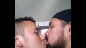 Hetero recebendo bokete gay