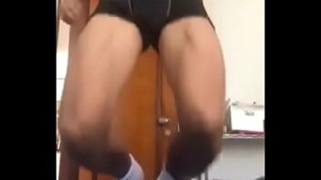 Homens gays só de bermuda e cueca se.beijando porno