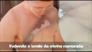 Mega dotado faz gay gozar pelo cu