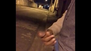 Motorista da rua arrasta homem gay