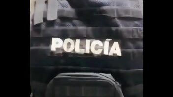 Policial fudendo na mata gay xxx