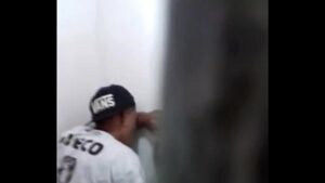 Pornô gay câmera oculta no banheiro
