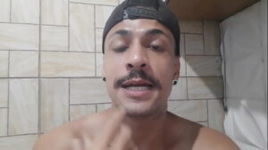 Porno gay mamando no papai antes da escola