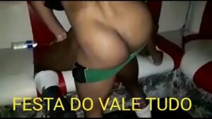 Suruba de magrinhos gays