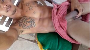 Tiozao roludo gay brasil amador