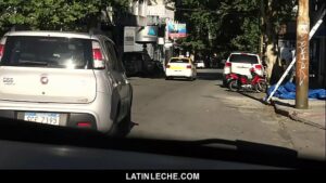 Video mostra motorista de uber com gay