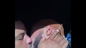 Video porn gay mamada com beijo