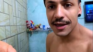 Youtuber mostrando cu porn gay