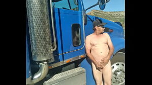Camionero masturbándose