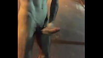 Homem aranha pelado na rua