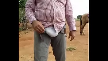 Meu pau durão dentro da cueca Sarrando na bunda dele